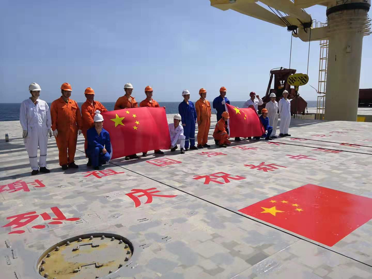 中華門輪，祖國海軍為你護航！